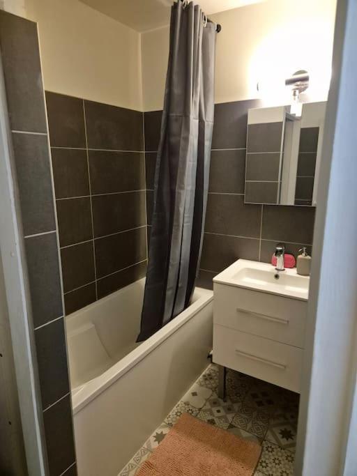 Appartement T2 - Hyeres Gare Ngoại thất bức ảnh